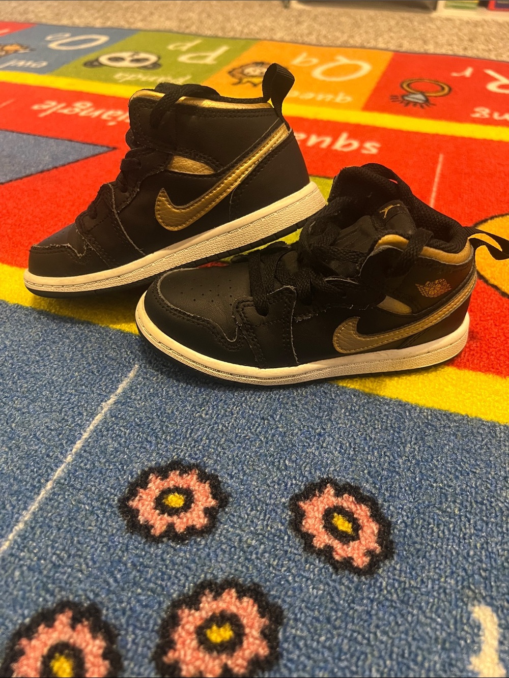 Nike Kids Black and Gold Mid-Top Sneakers